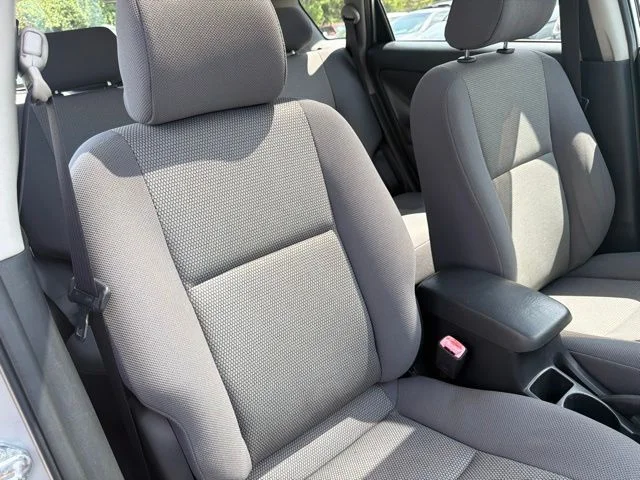 Used 2007 Silver Pontiac Base image 27