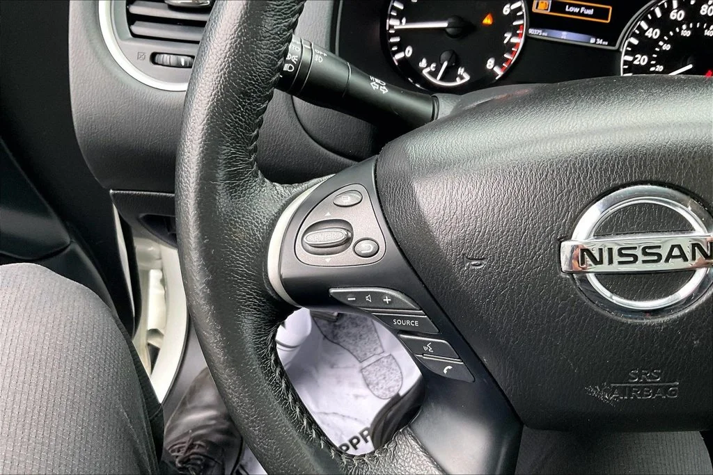 Used 2018 White Nissan SV image 21