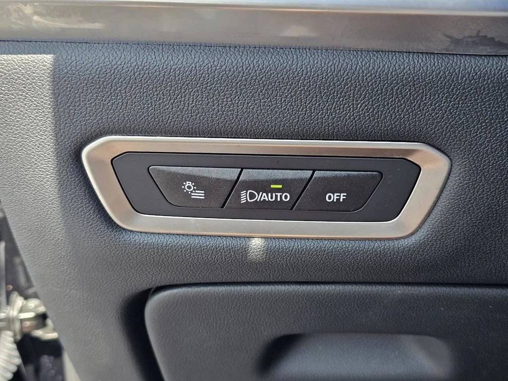 Used 2025 Blue BMW xDrive40i image 19