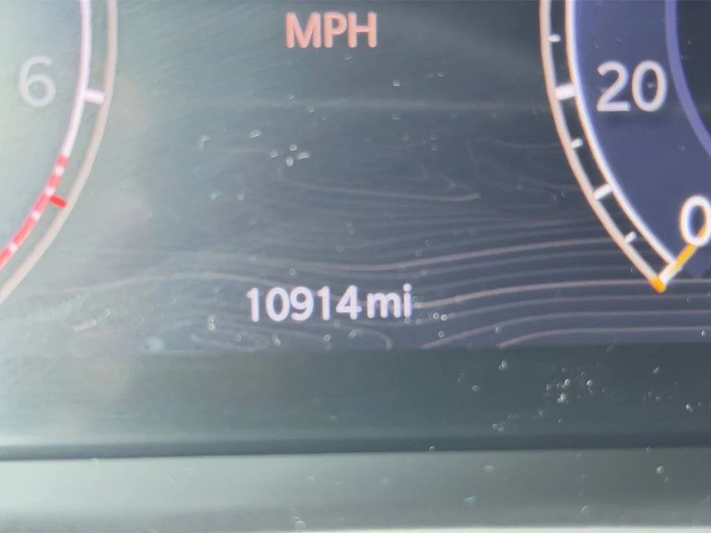 Used 2025 White Jeep Limited image 19