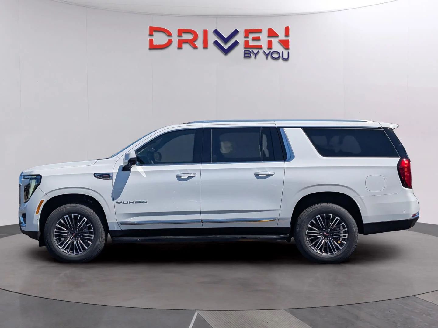 New 2026 Summit White GMC Elevation image 2