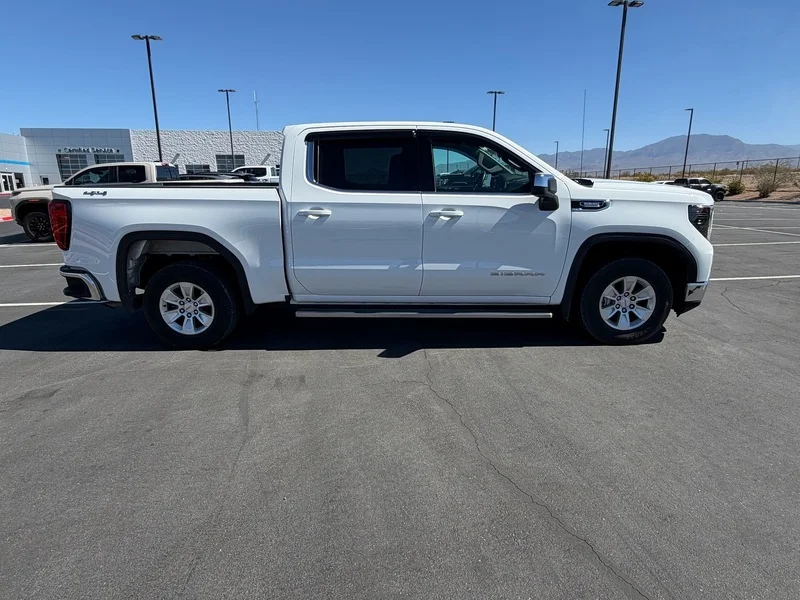 Used 2024 Summit White GMC SLE image 2