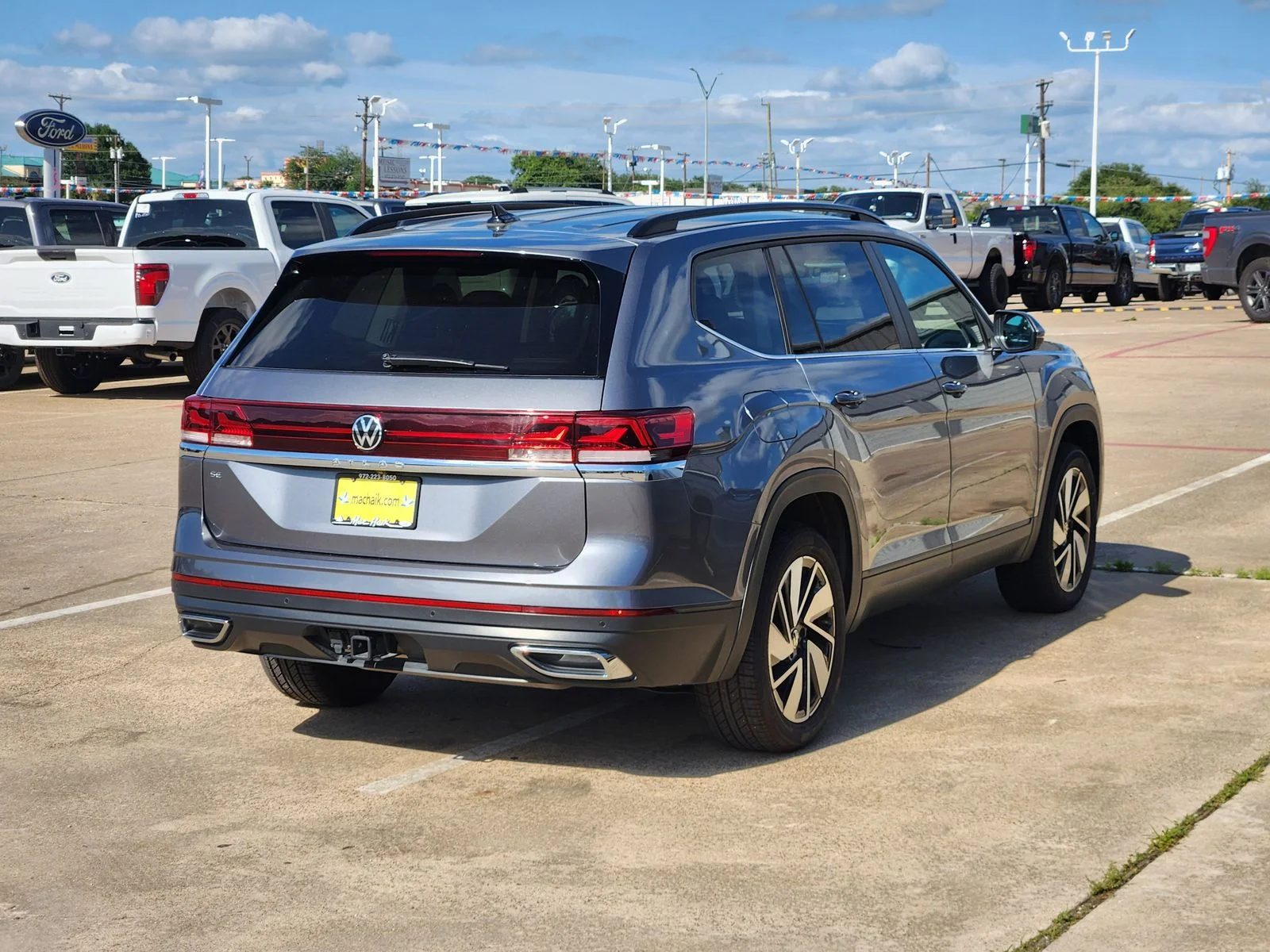 Used 2025 Gray Volkswagen 2.0T SE w/Technology image 6