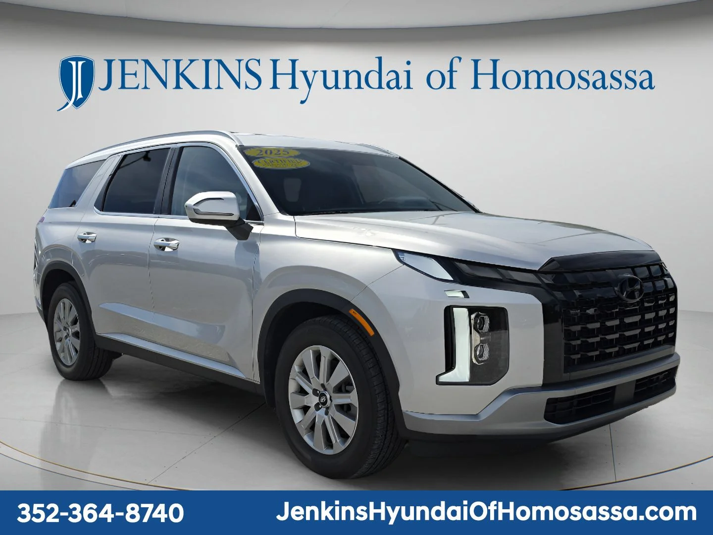 Used 2025 Silver Hyundai SEL image 12