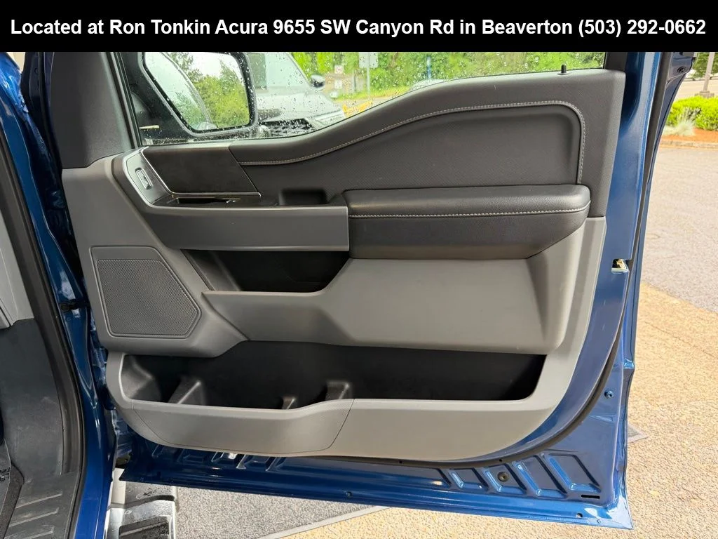 Used 2025 Atlas Blue Metallic Ford XLT image 30