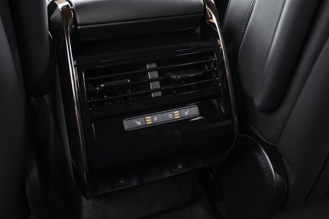 New 2027 Charente Grey Land Rover SE image 32