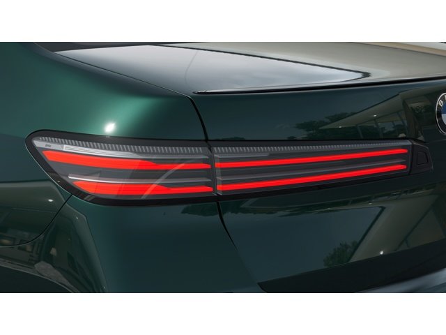 New 2027 Vancouver Green Metallic BMW 740 image 8