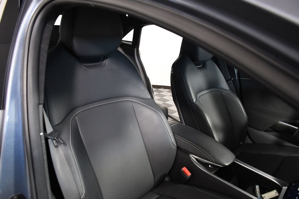 Used 2024 Fathom Blue Metallic Lucid Touring image 19