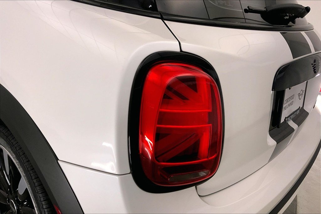 Used 2024 White Metallic MINI  image 28
