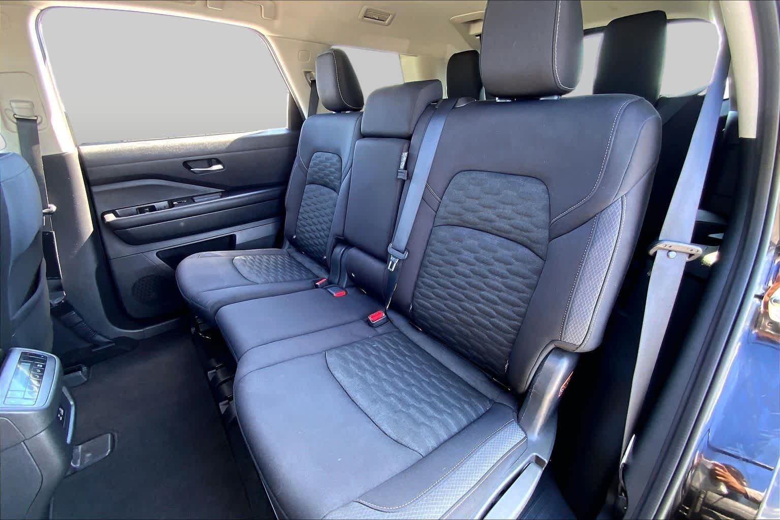 Used 2022 Super Black Nissan SV image 20