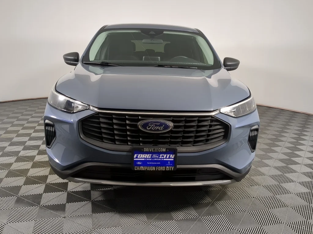Used 2023 Blue Ford Active image 3