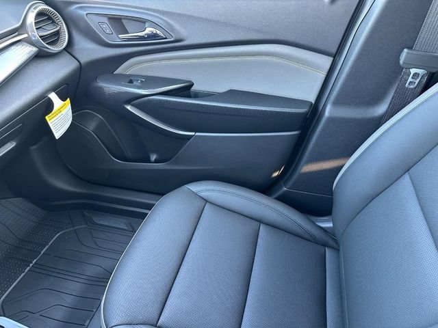 New 2026 Mosaic Black Metallic Chevrolet ACTIV image 15