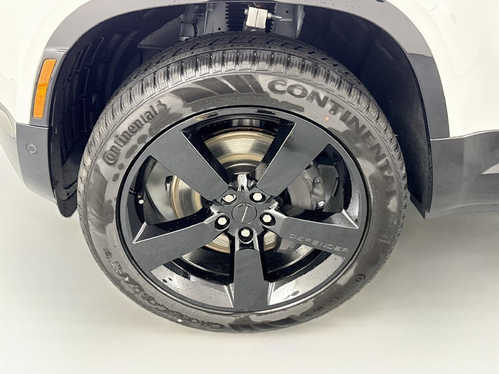 New 2026 Fuji White Land Rover X-Dynamic SE image 32