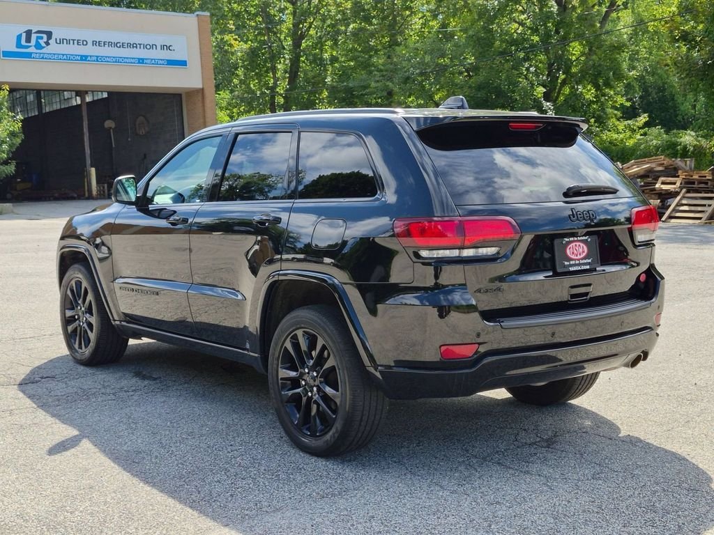 Used 2021 Black Jeep Laredo X image 8
