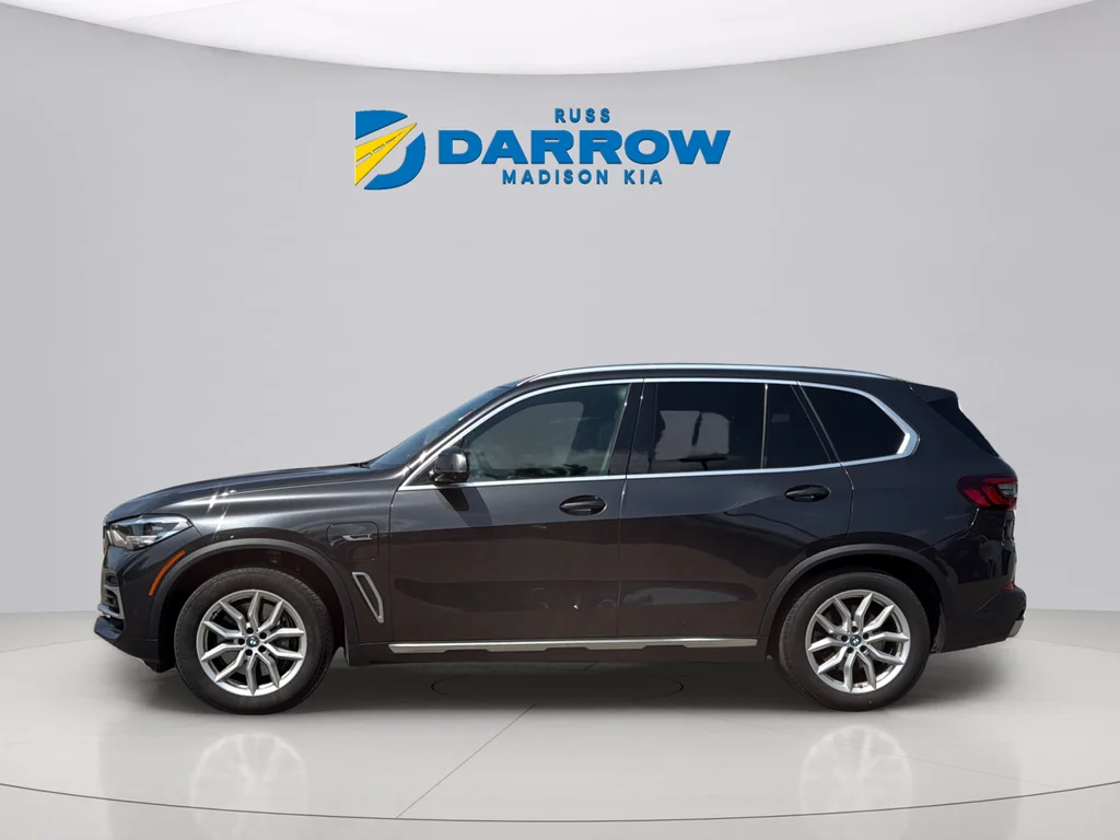 Used 2022 Dark Graphite Metallic BMW xDrive45e image 2