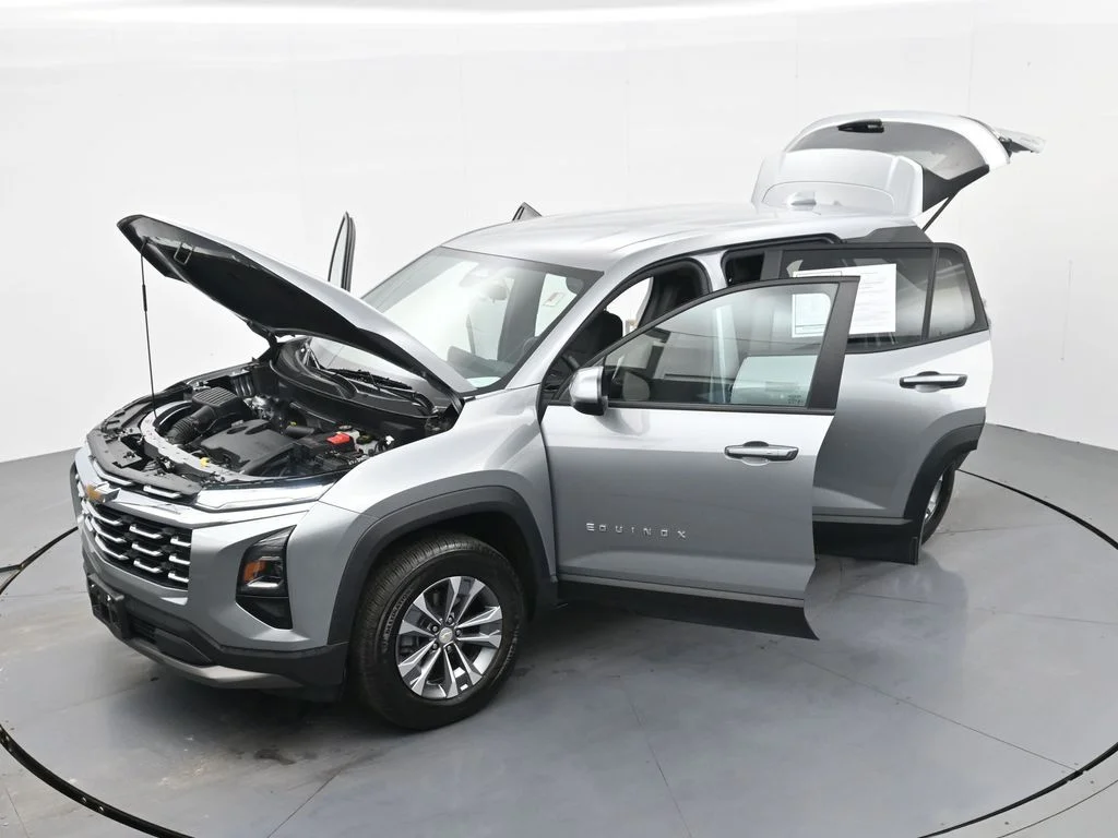Used 2025 Gray Chevrolet LT image 39