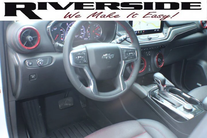 Used 2023 Iridescent Pearl Tricoat Chevrolet RS image 8