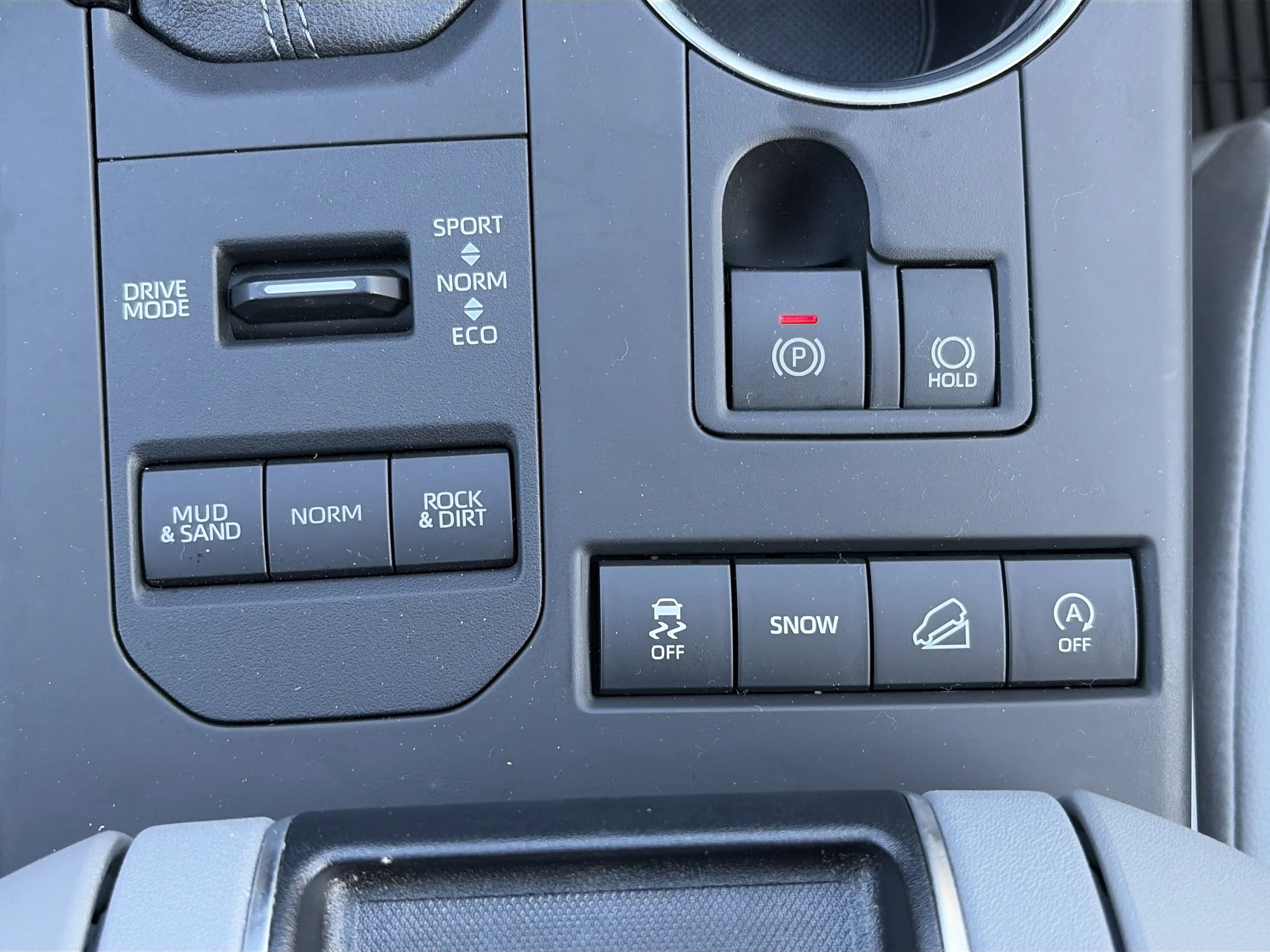 2022 Toyota Highlander XLE - Photo 14