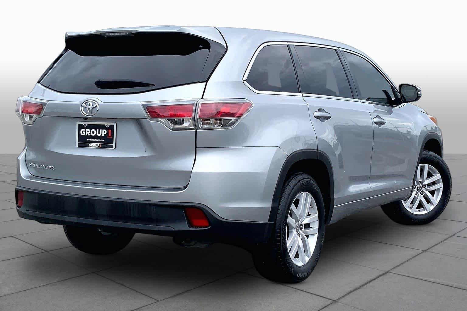 Used 2016 Silver Sky Metallic Toyota LE image 13