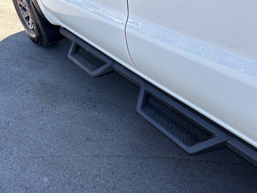 New 2027 Glacier White Nissan PRO-4X image 8