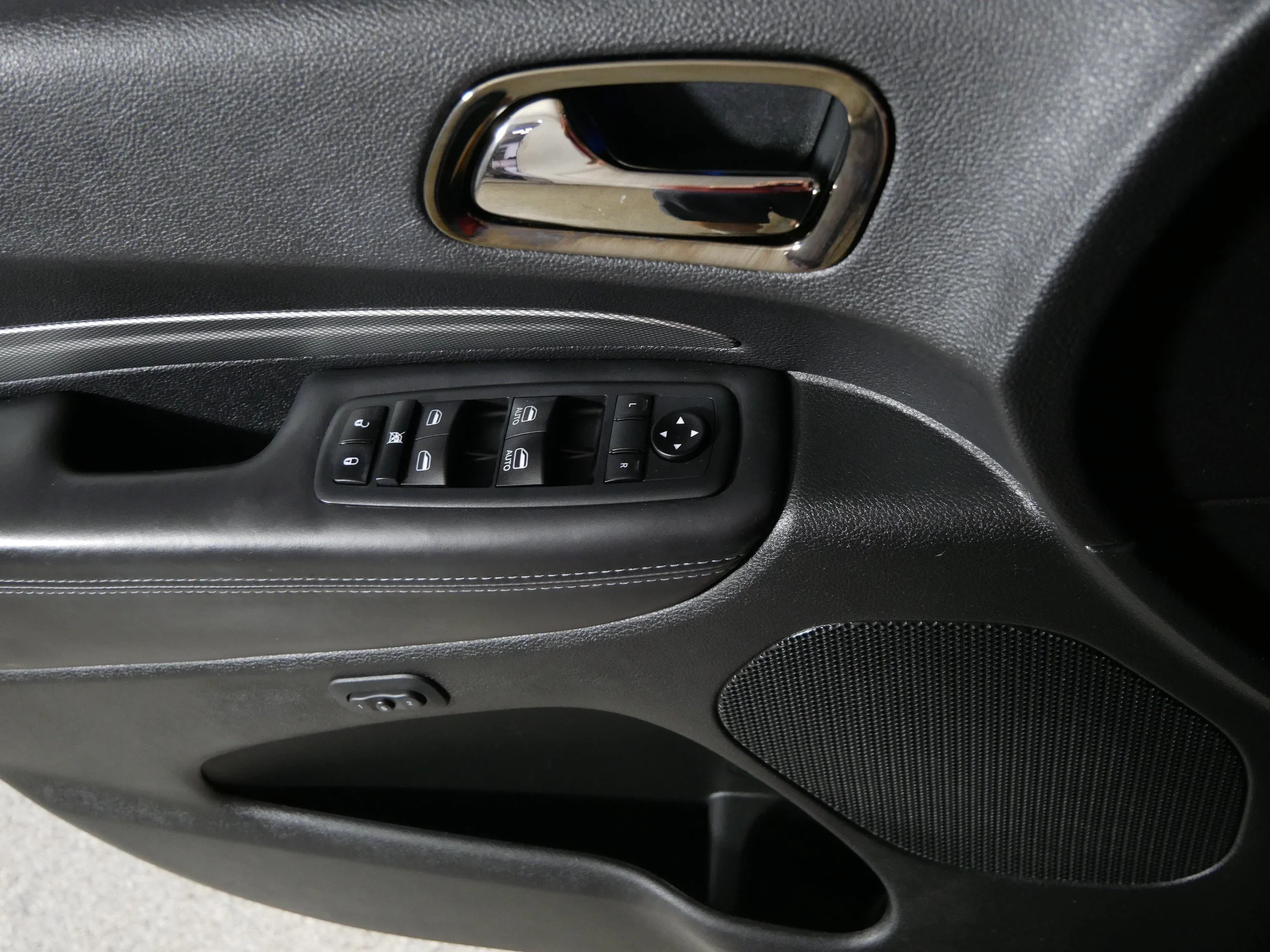 Used 2020 DB Black Clearcoat Dodge R/T image 19