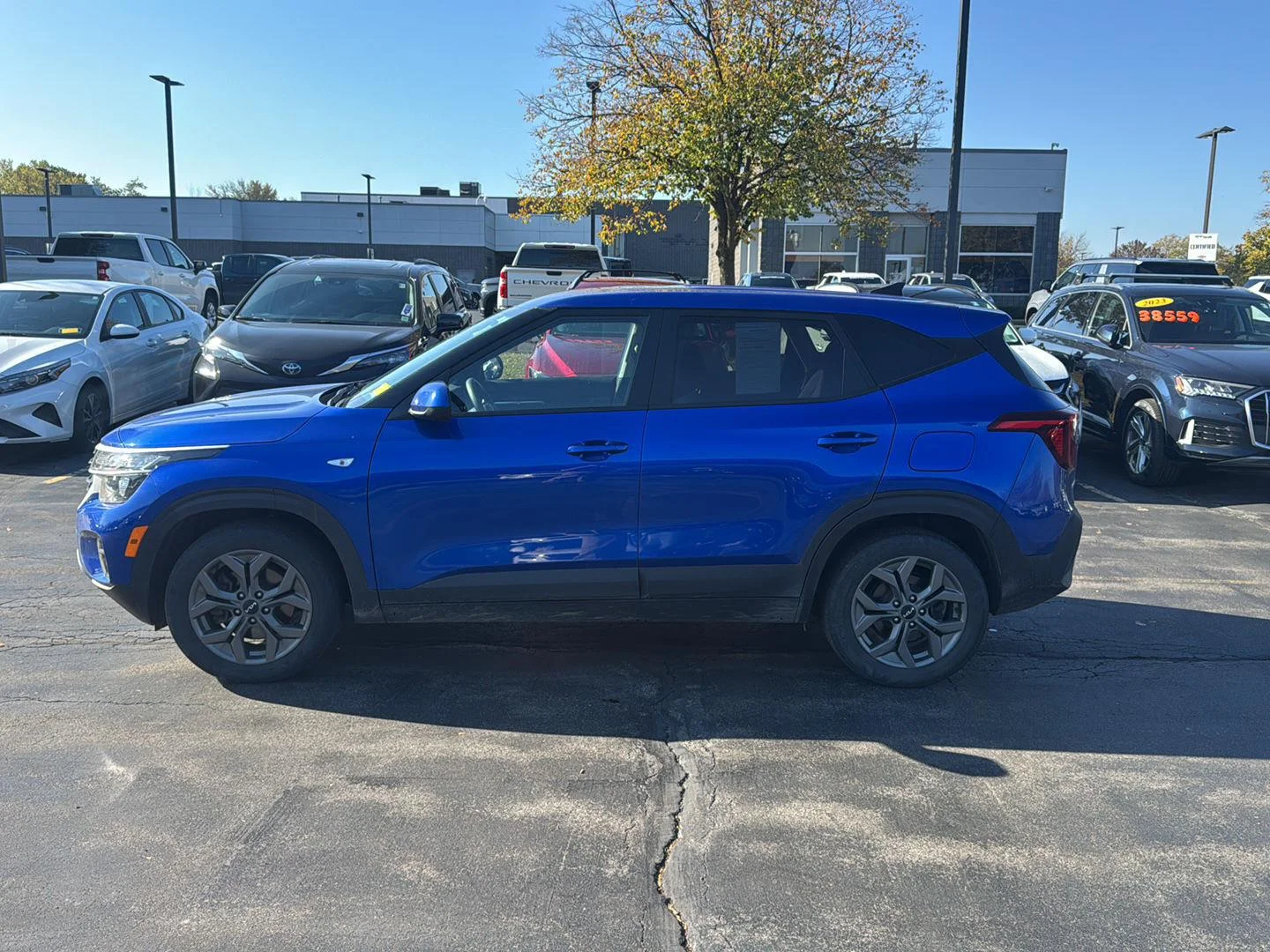 Used 2024 Neptune Blue Kia LX image 6