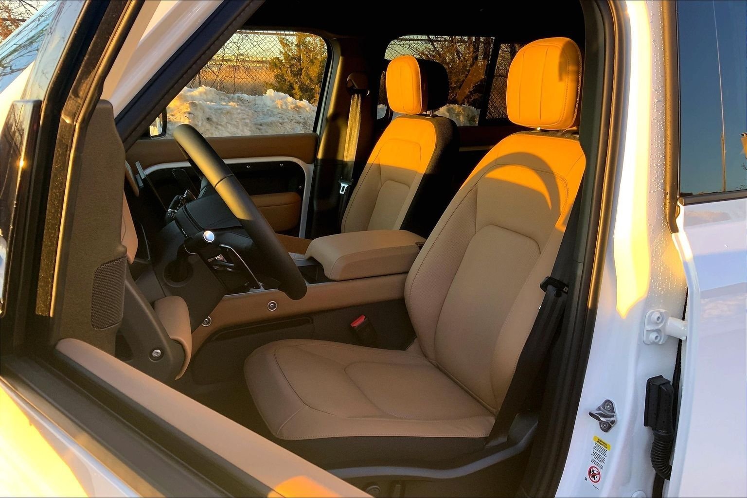 2026 Land Rover Defender V8 - Photo 9