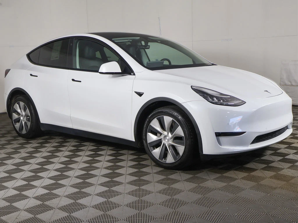 Used 2022 Tesla Model Y Long Range with VIN 7SAYGDEE3NF324985 for sale in Bedford, OH