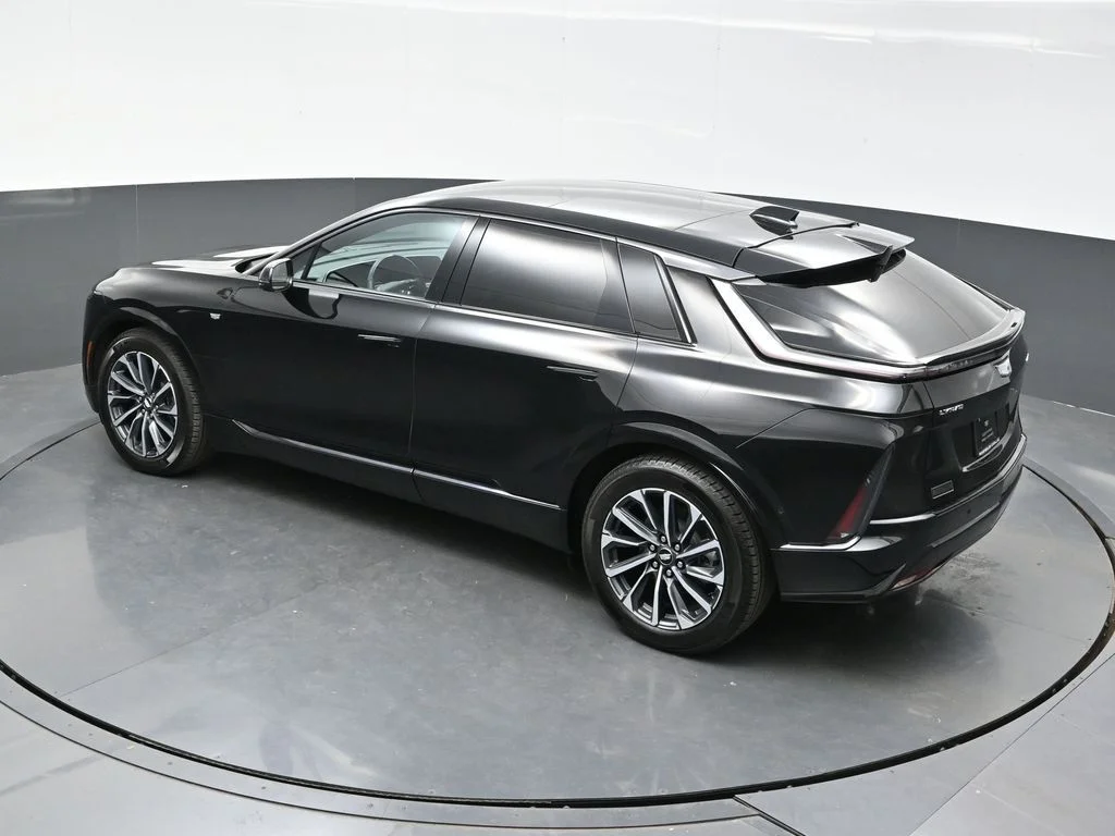 Used 2024 Black Cadillac Sport image 39