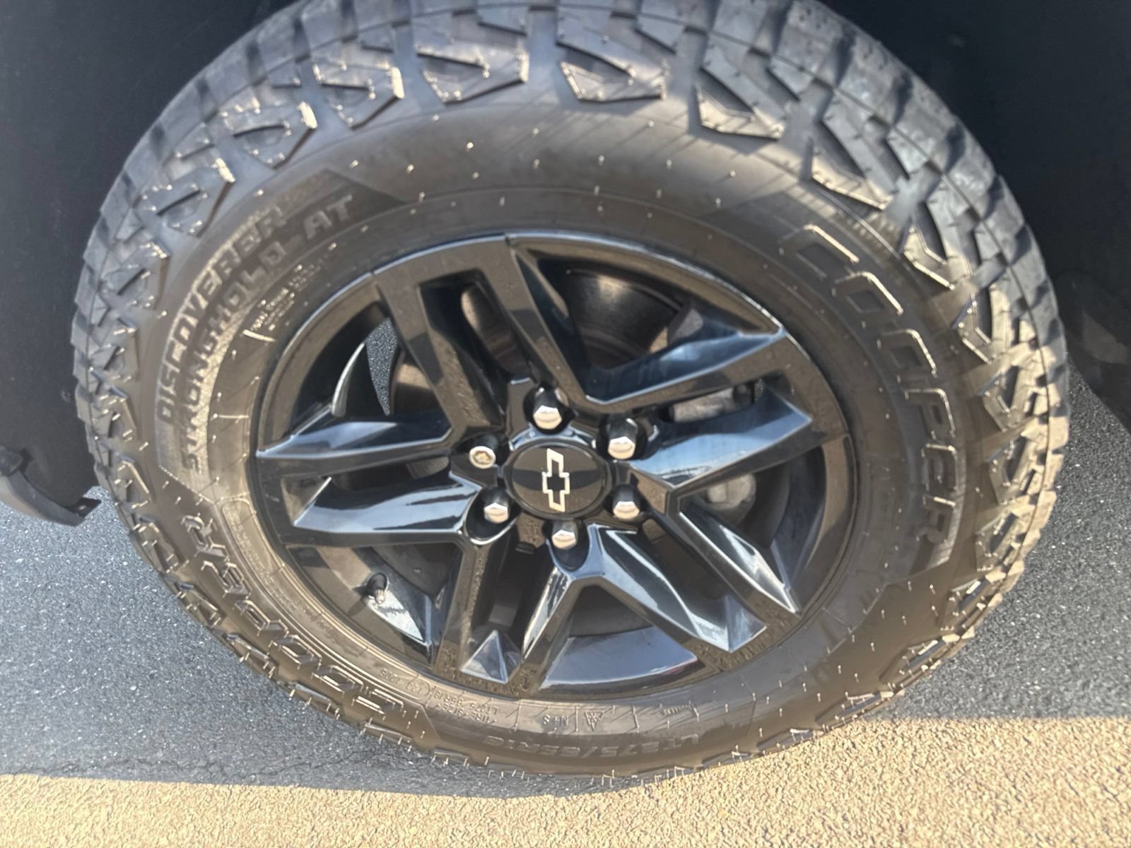 Used 2020 Shadow Gray Metallic Chevrolet LT Trail Boss with Convenience Package - Trailering Package image 11
