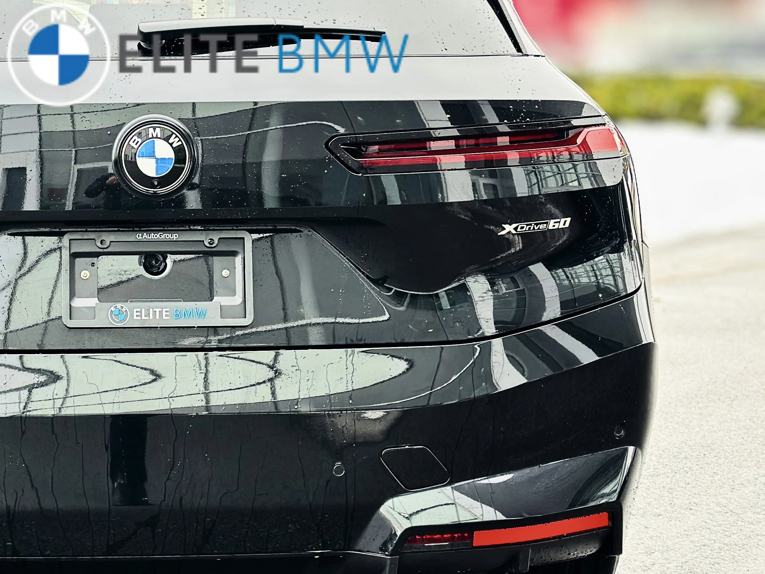 Used 2026 BLACK SAPPHIRE METALLIC BMW XDRIVE60 image 39