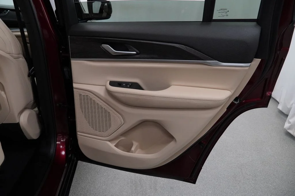 Used 2025 Red Jeep Limited image 40