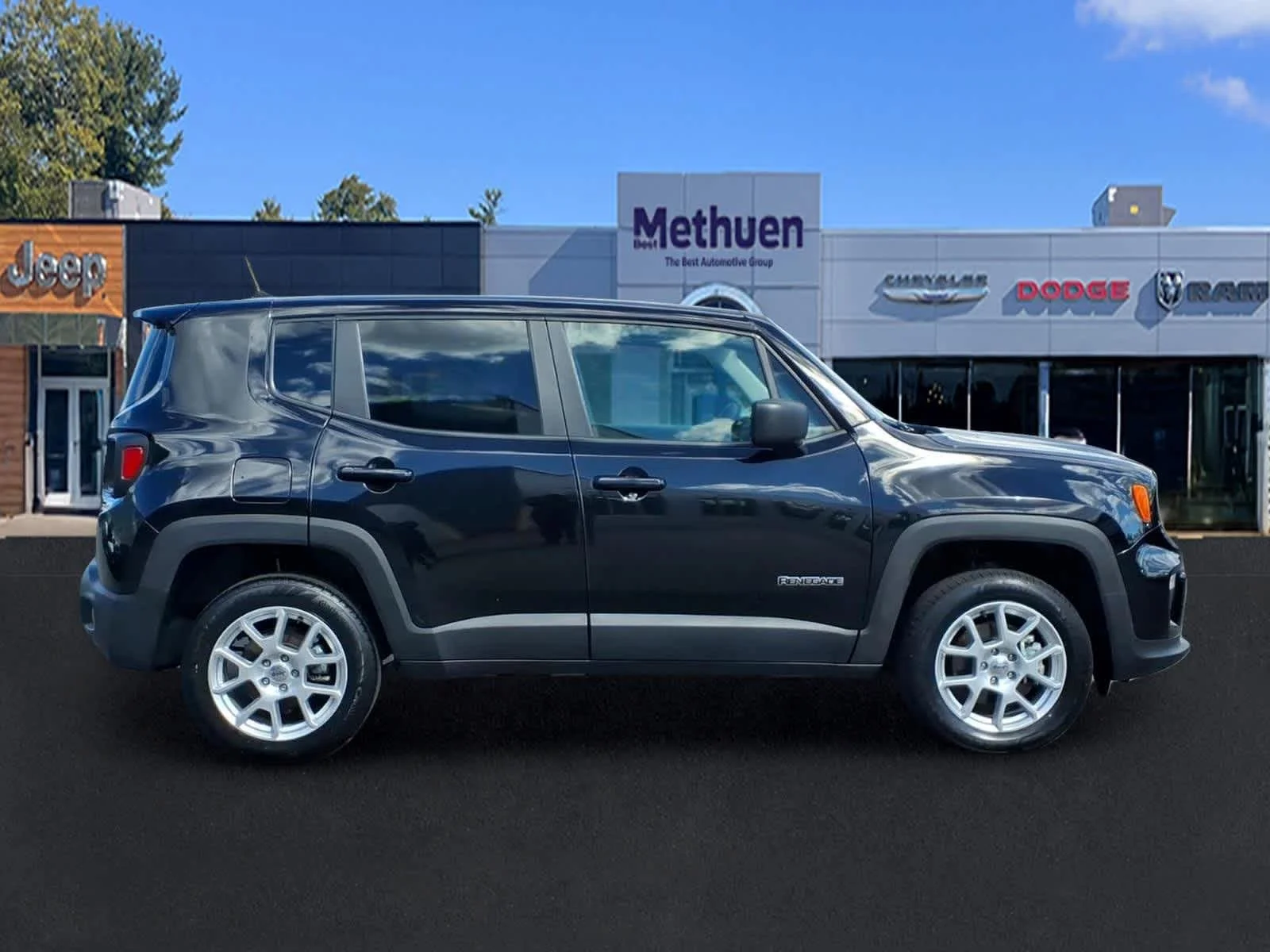 Used 2023 Jeep Renegade Latitude with VIN ZACNJDB13PPP71263 for sale in Methuen, MA