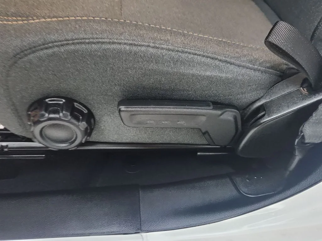 Used 2024 White Jeep Sport S image 16