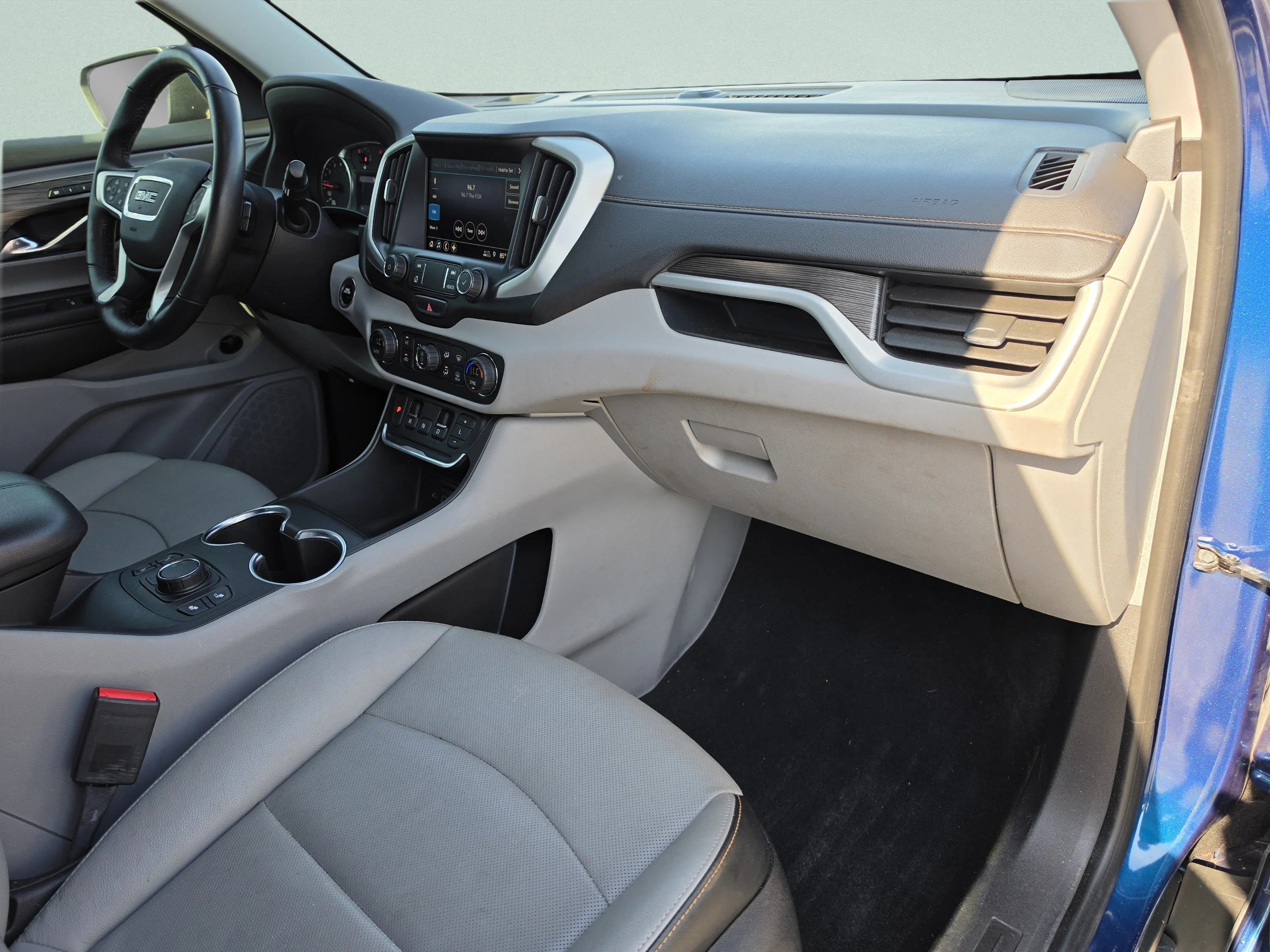 Used 2020 Blue Emerald Metallic GMC SLT image 18