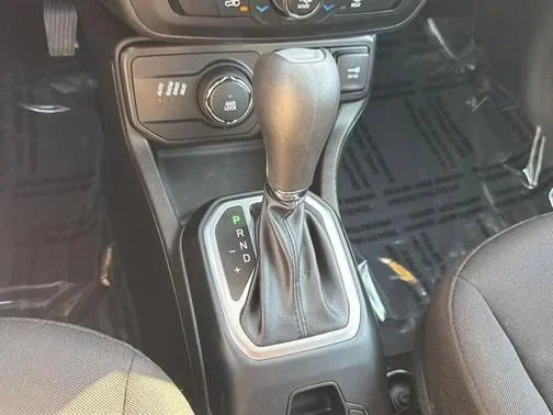 Used 2021 Glacier Metallic Jeep Sport image 15