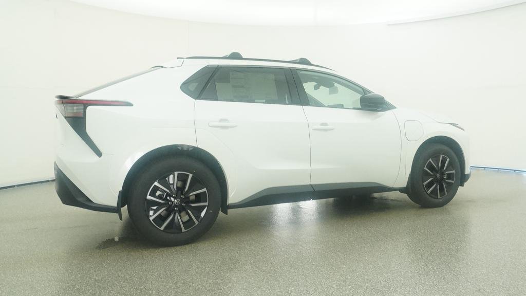 New 2026 Wind Chill Pearl Toyota XLE image 30