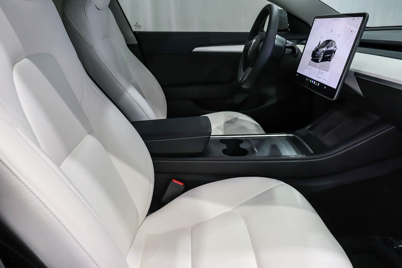 Used 2023  Tesla  image 17