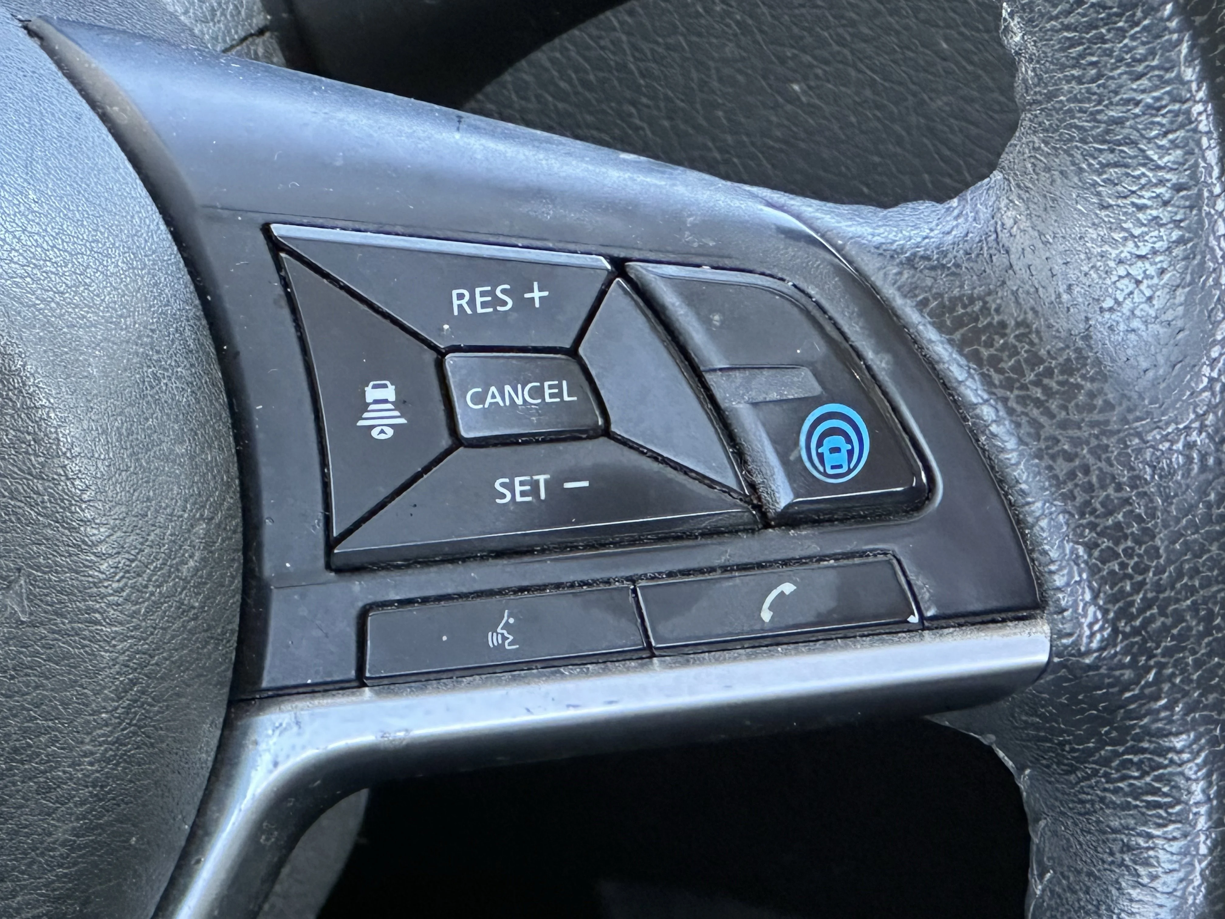 Used 2019 Black Nissan SL image 13