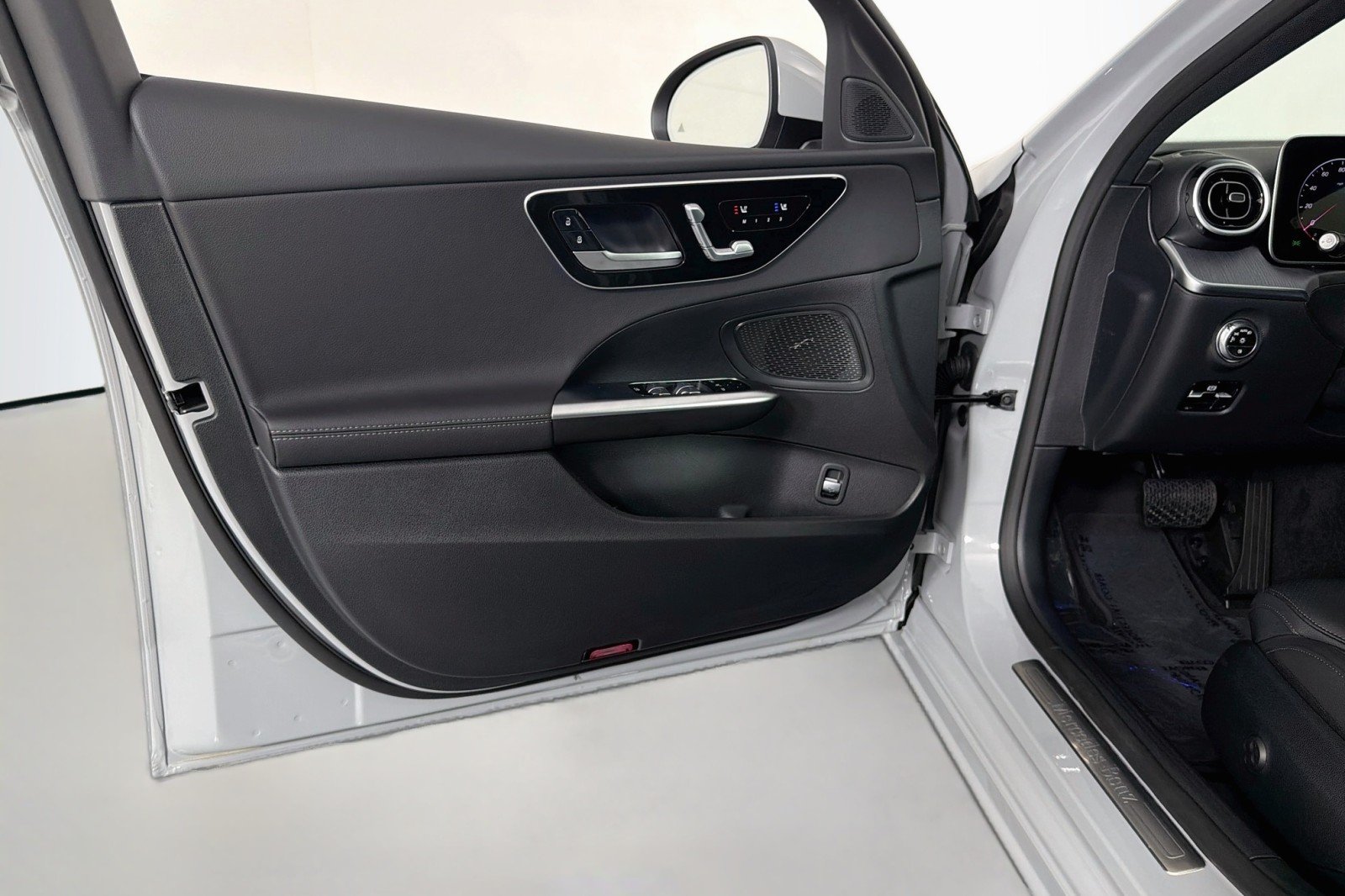 New 2026 MANUFAKTUR Alpine Grey Mercedes-Benz C 300 Sedan image 20