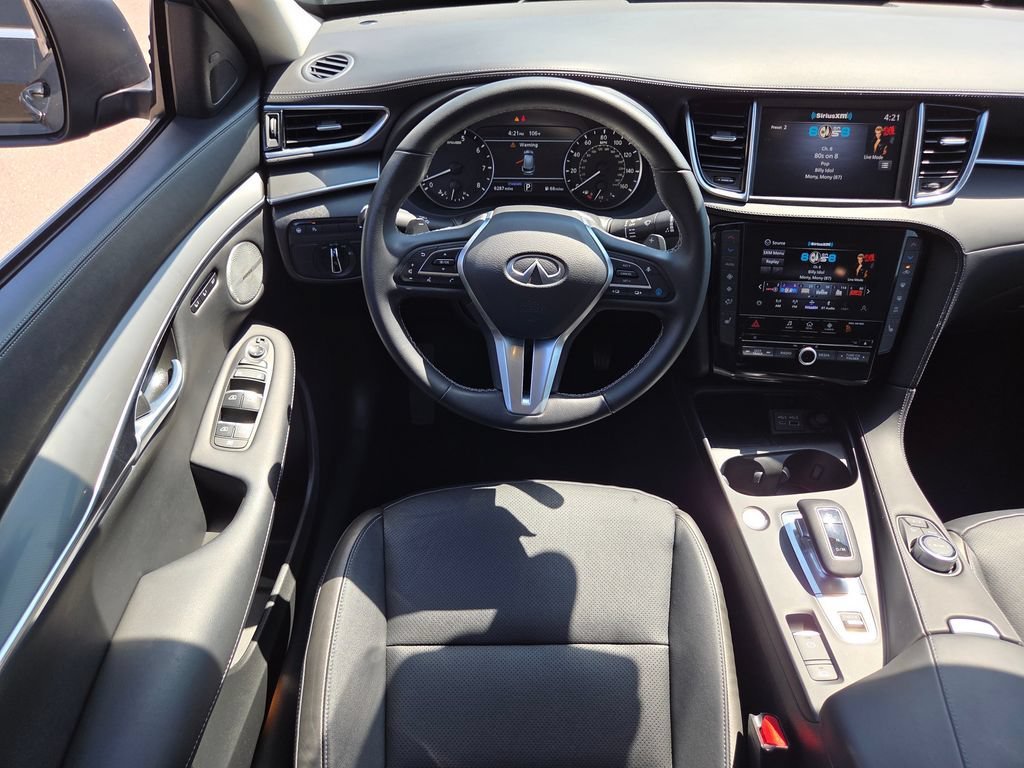 Used 2025 Black Obsidian INFINITI LUXE image 4