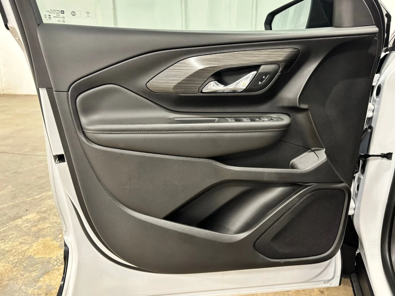 Used 2024 White GMC SLE image 16