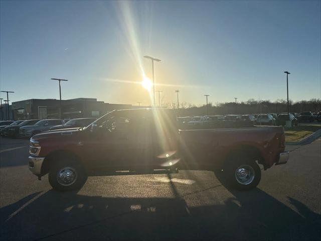 New 2026 Molten Red Pearl-Coat Exterior Paint RAM TRADESMAN image 5
