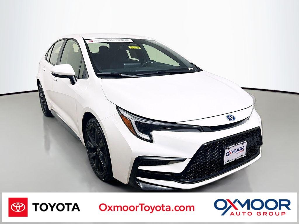 Used 2024 Ice Cap Toyota Hybrid SE image 1
