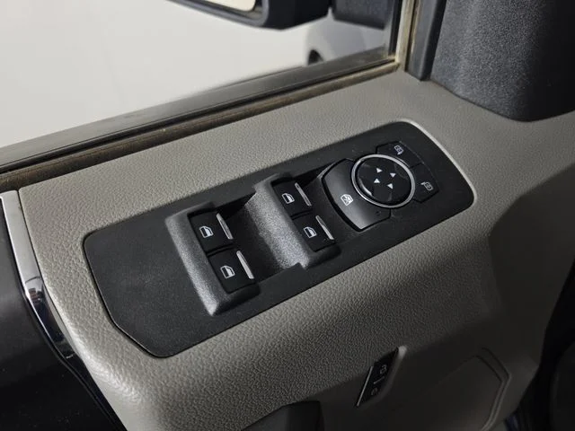 Used 2018 Blue Ford XLT image 23