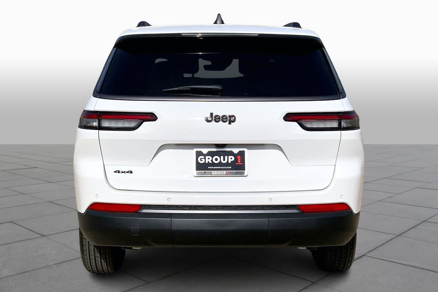 New 2026 Bright White Clear-Coat Exterior Paint Jeep Laredo Altitude image 4