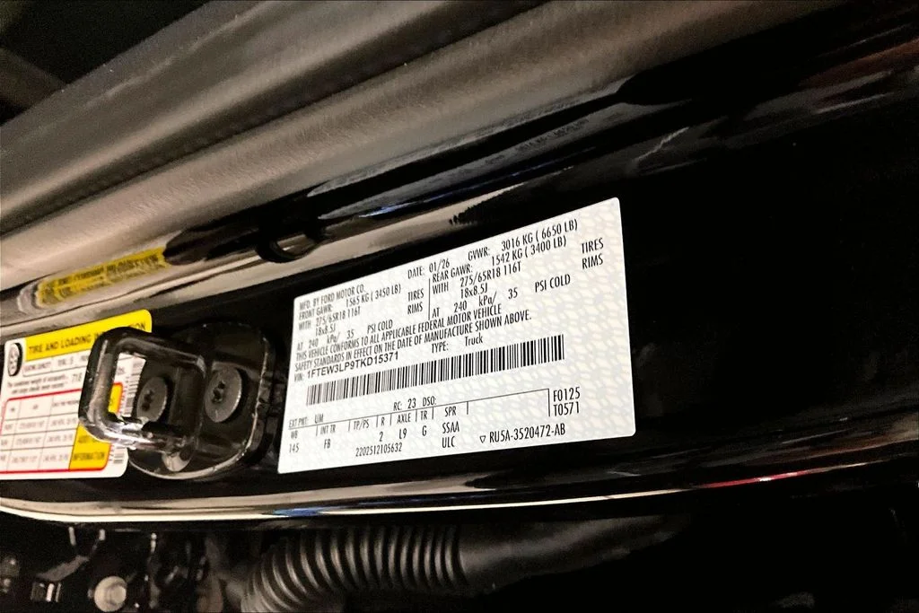 New 2026 Agate Black Metallic Ford XLT image 12