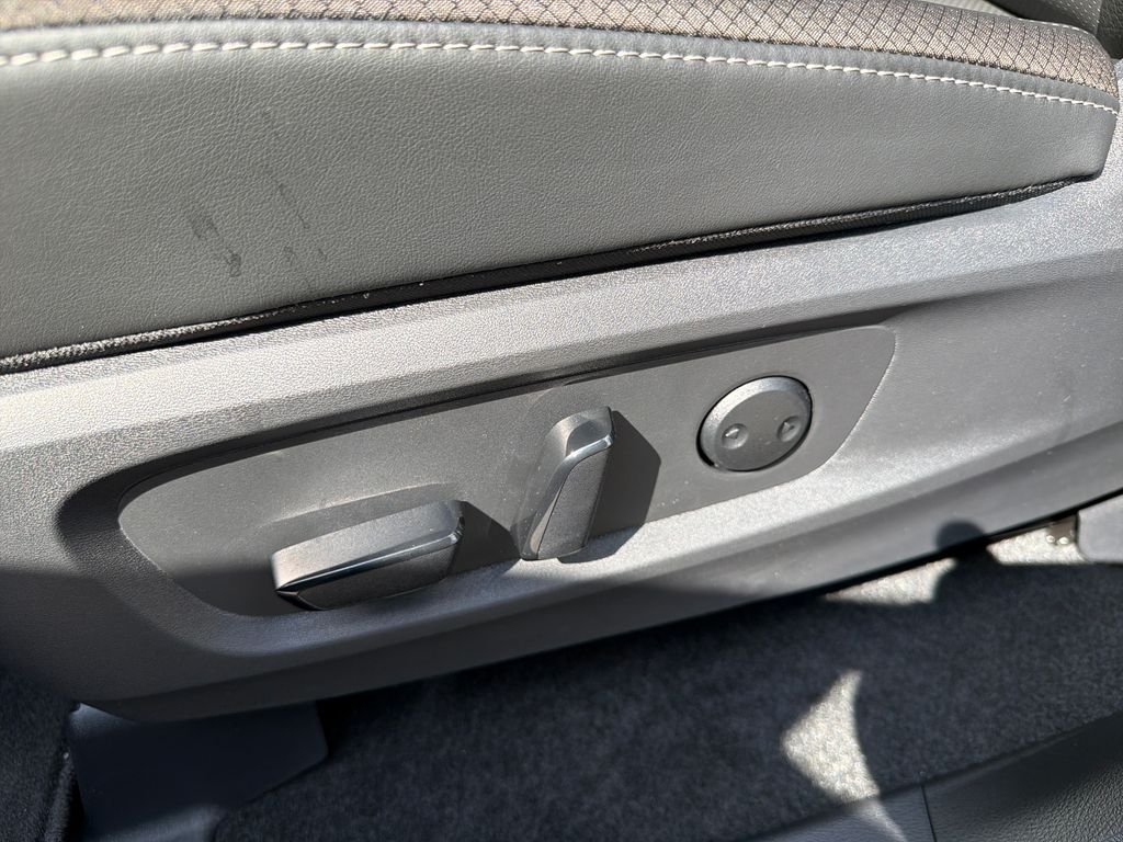 New 2026 Nissan Pathfinder SL 4D Sport Utility