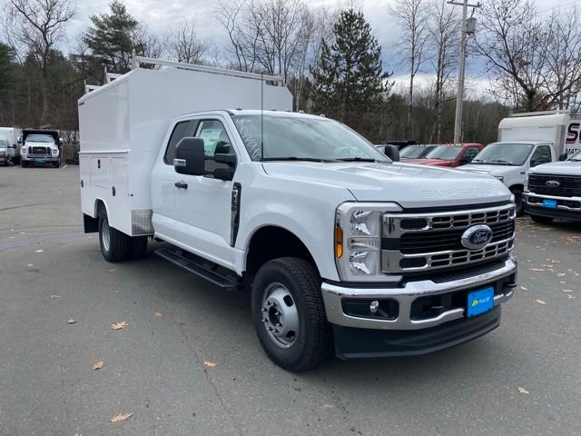2026 Ford F-350 Super Duty Chassis Cab XL