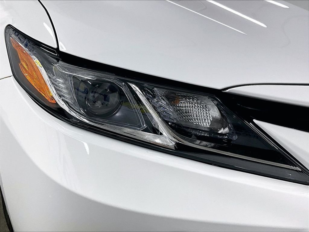 Used 2024 White Toyota LE image 31